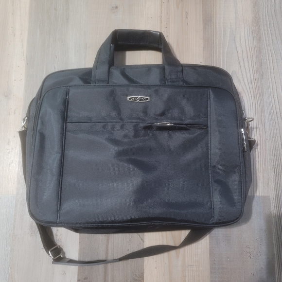 Laptop bag - Picture 1 of 9